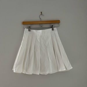 Size small 00 pleated skirt